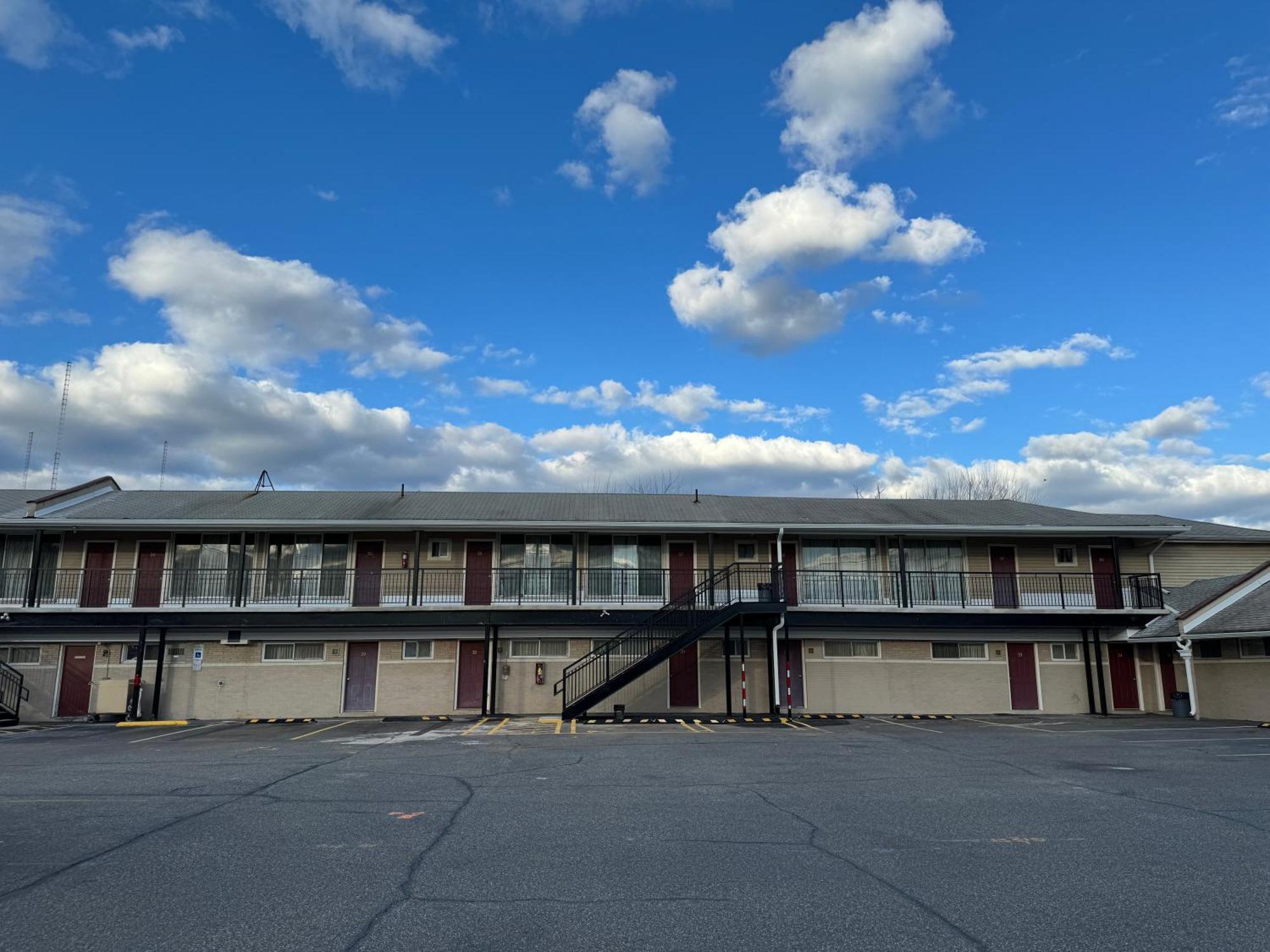 Royal Motel Secaucus Bagian luar foto
